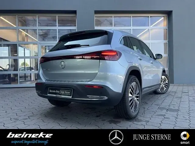 Gebraucht Mercedes EQA250 Electric Art 139 kW (190 PS) 2025 Silber SUV