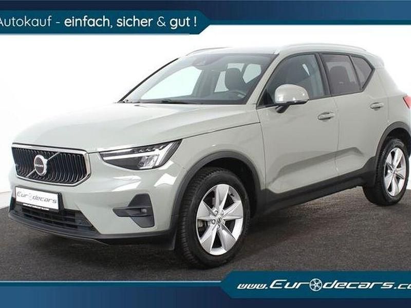 Grau Gebraucht 2023 Volvo XC40 Core SUV | 28.850 € (Guter Preis) - Bild 1/4