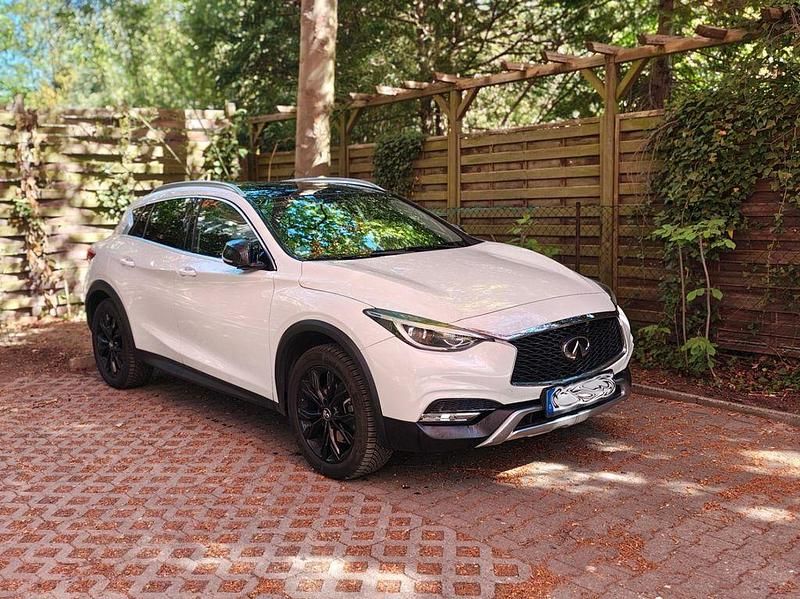 Weiß Gebraucht 2017 Infiniti QX30 SUV | 15.500 € - Bild 1/4