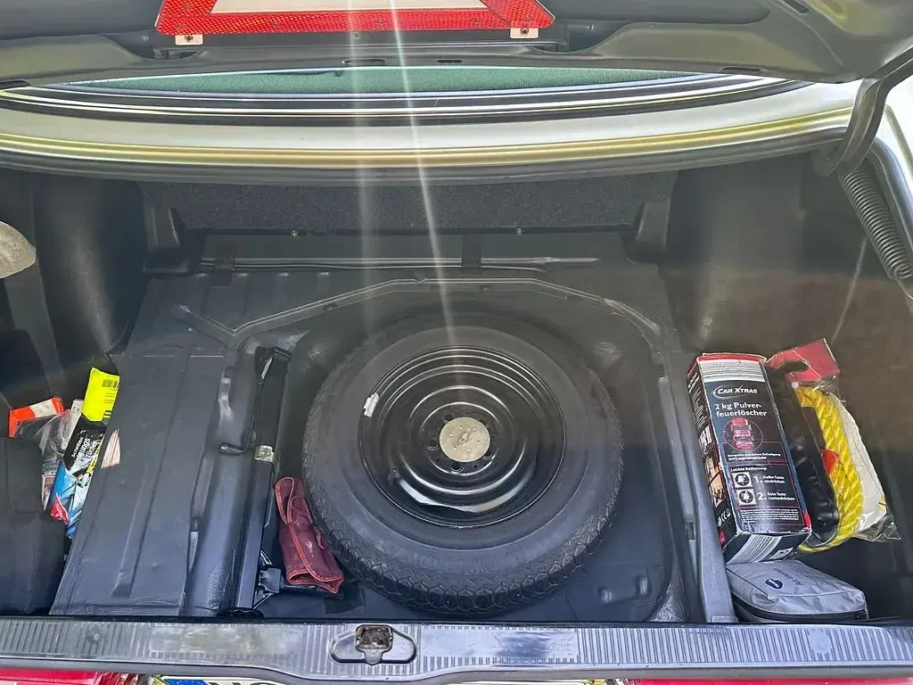 Gebraucht Mercedes E230 136 PS (100 kW) 1982 Grün Limousine