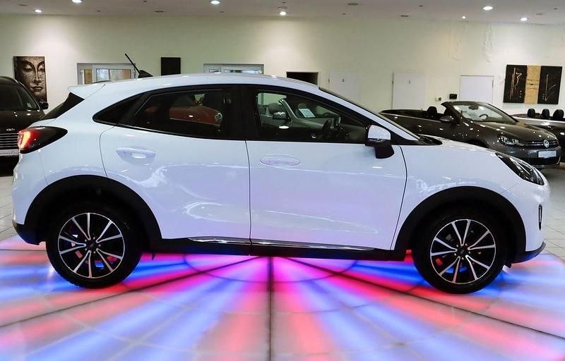 Gebraucht Ford Puma Titanium 125 PS (91 kW) 2020 Weiß SUV