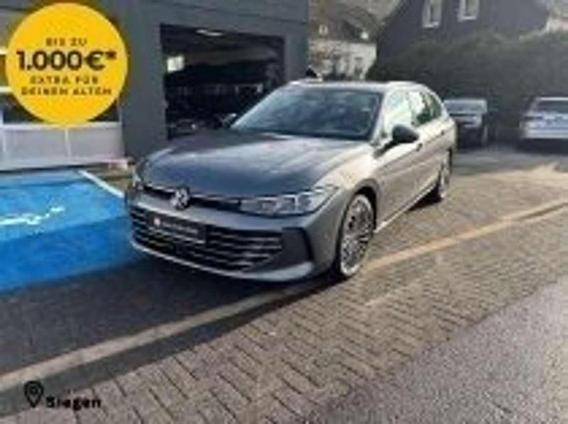 Gebraucht VW Passat Elegance 150 PS (110 kW) 2024 Grau Kombi