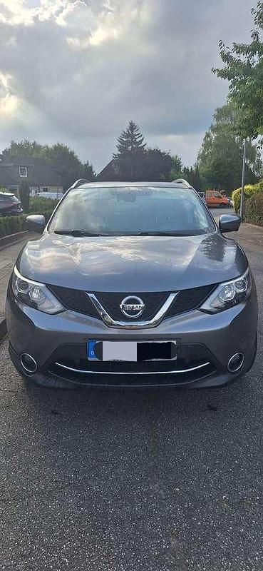 Grau Gebraucht 2014 Nissan Qashqai Tekna SUV | 13.999 € (Fairer Preis) - Bild 1/4