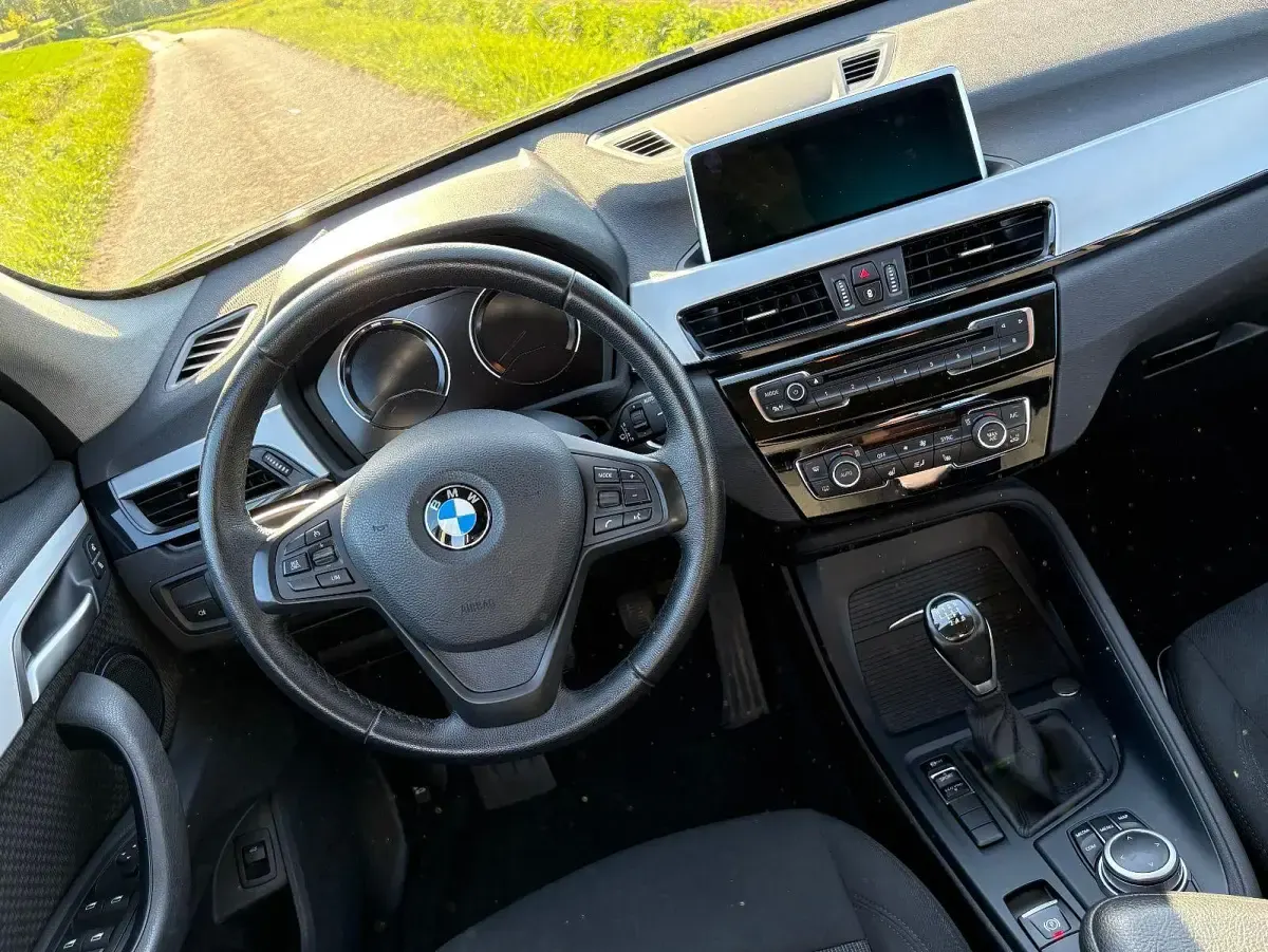 Gebraucht BMW X1 Advantage 140 PS (102 kW) 2019 Schwarz SUV