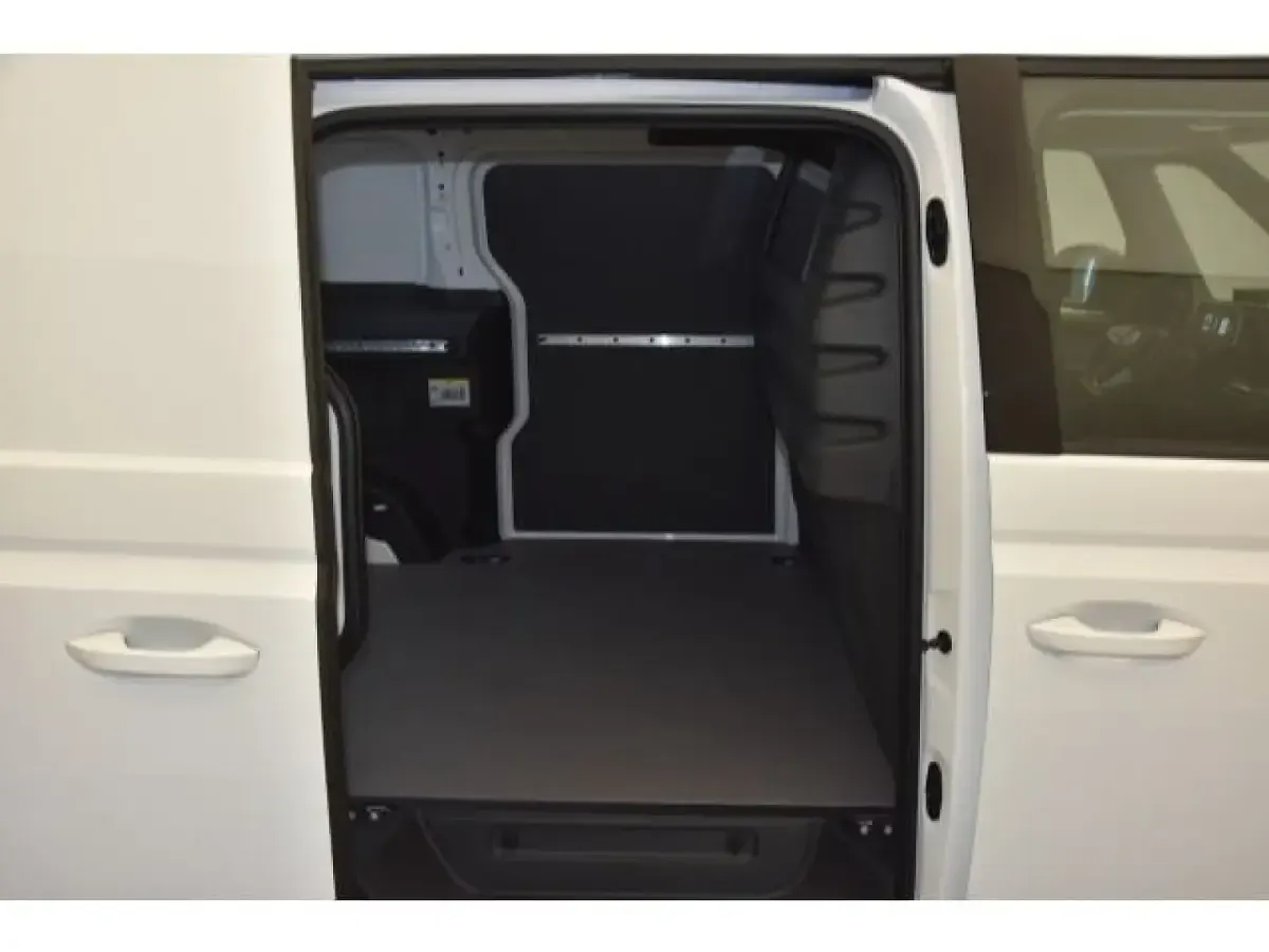Second-hand VW ID. Buzz 150 kW (204 CP) 2024 Alb Monovolum