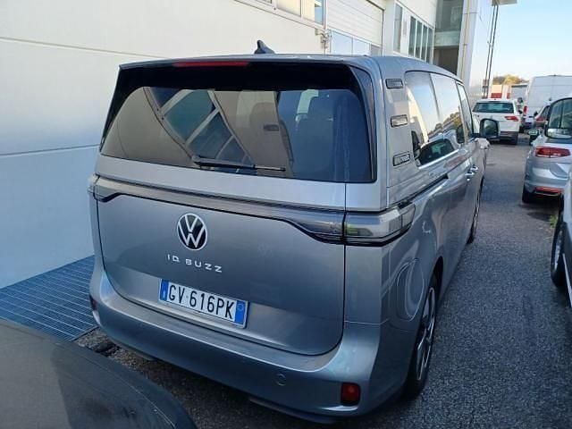 Używany VW ID. Buzz Pro 150 kW (204 KM) 2024 Srebrny Minivan