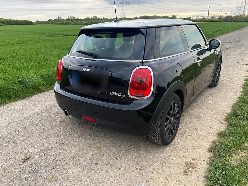 Second-hand Mini Cooper D 116 CP (85 kW) 2016 Negru Hatchback