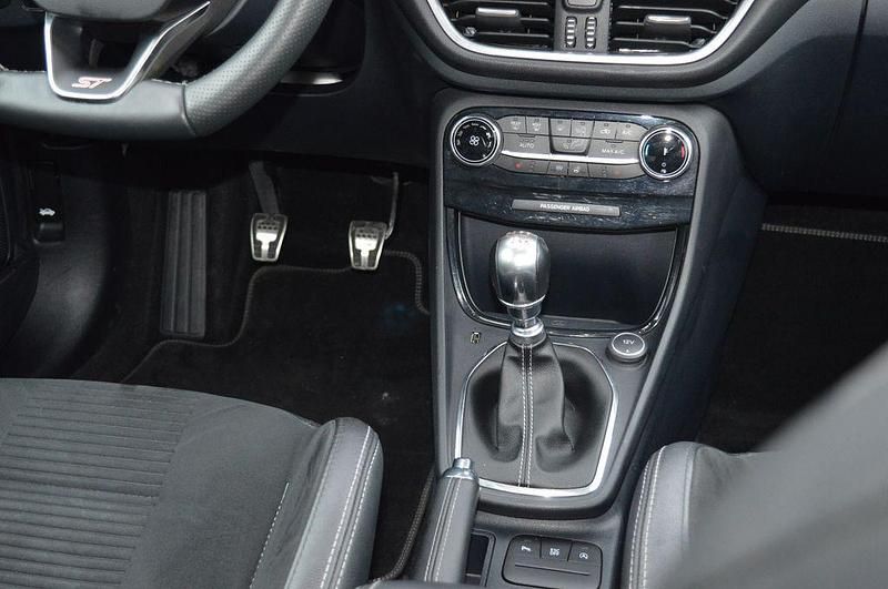 Gebraucht Ford Puma Performance Edition 200 PS (147 kW) 2021 Schwarz Limousine