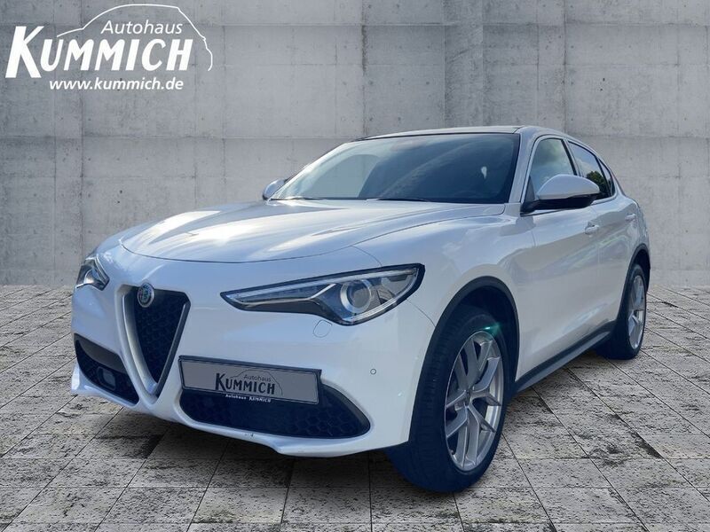 Bianco alfa, spezialuni Gebraucht 2017 Alfa Romeo Stelvio Super SUV | 24.990 € (Etwas zu teuer) - Bild 1/4