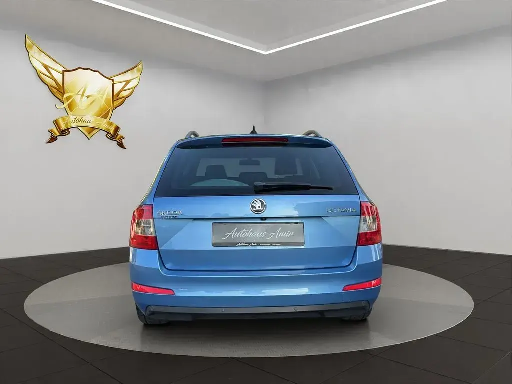 Gebraucht Skoda Octavia Ambition 150 PS (110 kW) 2015 Denimblau metallic Kombi