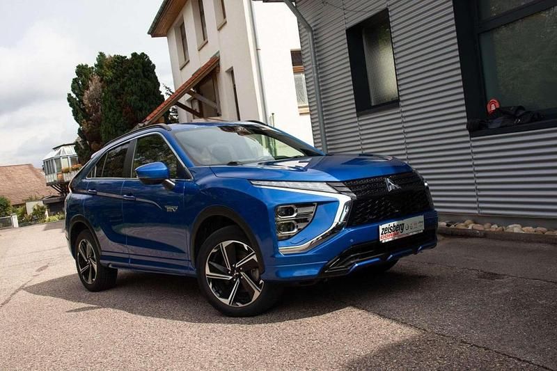 Blau Gebraucht 2022 Mitsubishi Eclipse Cross Plus SUV | 23.900 € (Fairer Preis) - Bild 1/1