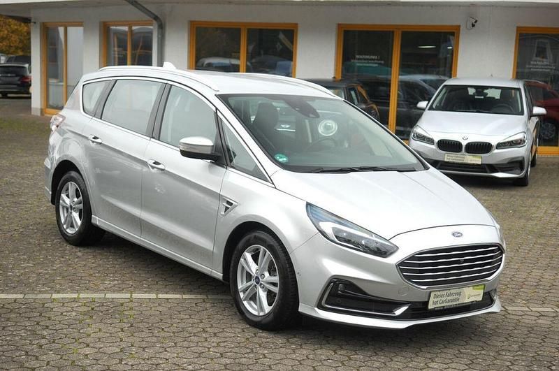 Gebraucht Ford S-MAX Titanium 150 PS (110 kW) 2020 Silber Van / Kleinbus