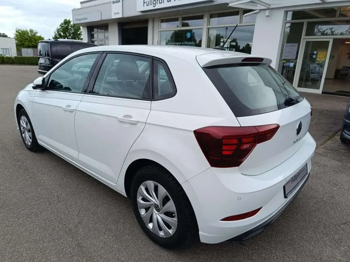 Gebraucht VW Polo Life 80 PS (58 kW) 2023 Pure white Kleinwagen
