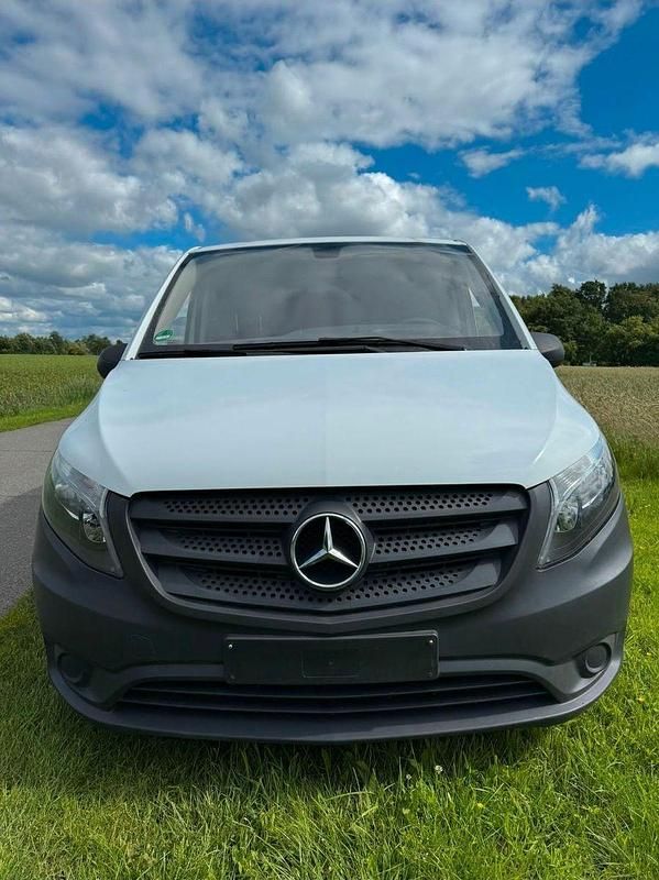 Gebraucht Mercedes Vito 114 PS (83 kW) 2016 Weiß Van