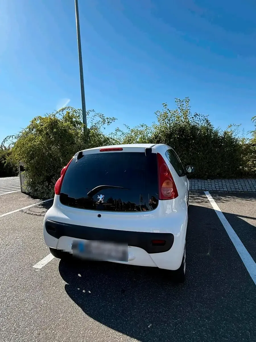 Gebraucht Peugeot 107 68 PS (50 kW) 2008 Weiß Kleinwagen