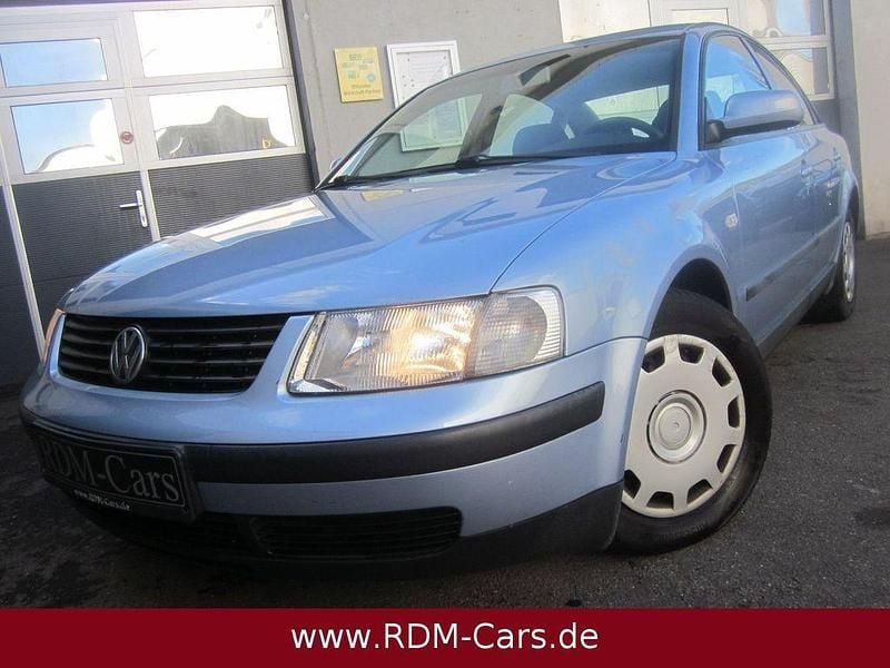 Gebraucht VW Passat 125 PS (91 kW) 2000 Blau Limousine