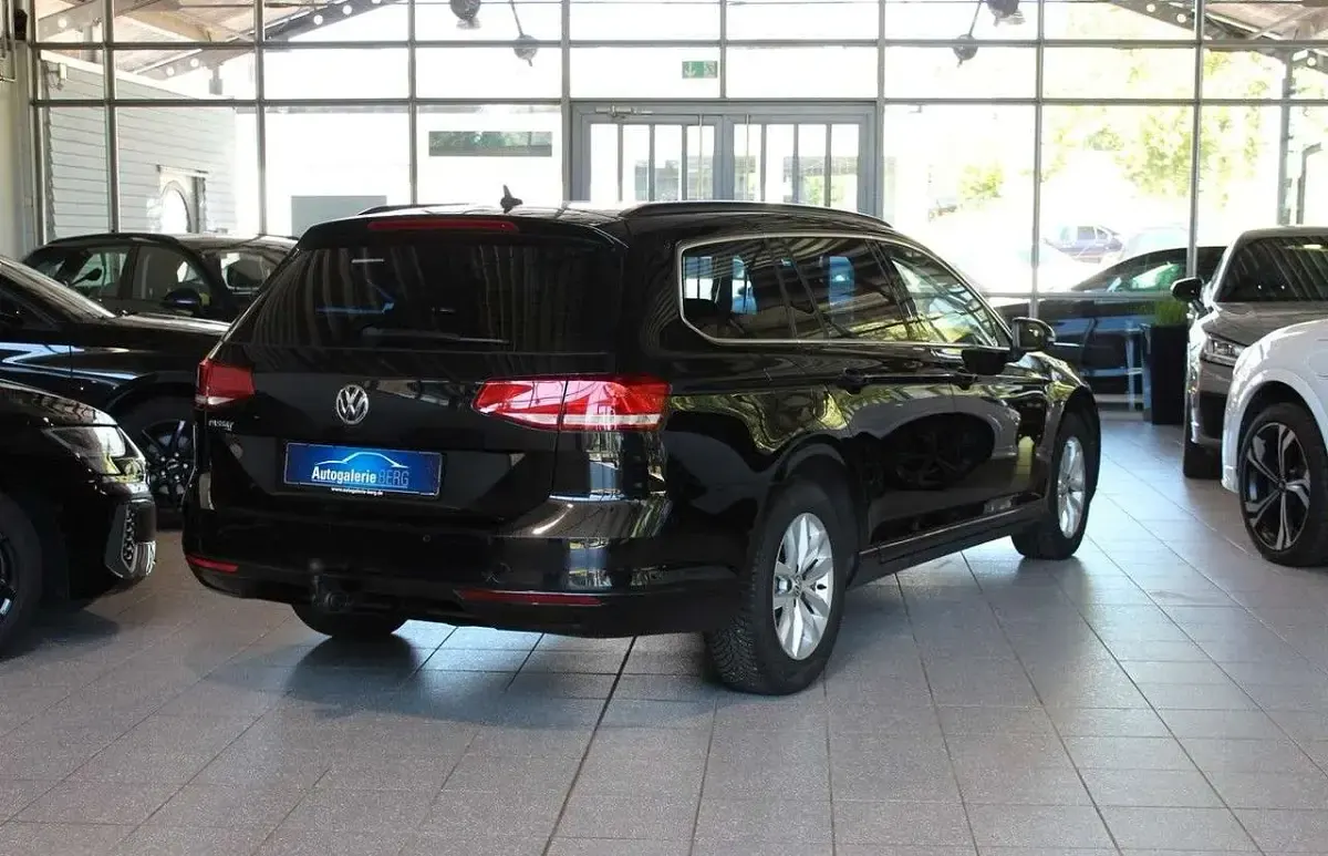 Gebraucht VW Passat 150 PS (110 kW) 2018 Schwarz Kombi