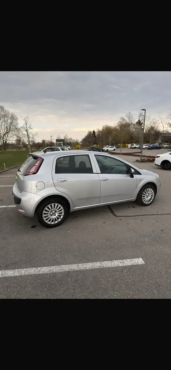 Gebraucht Fiat Punto 78 PS (57 kW) 2010 Grau Kleinwagen