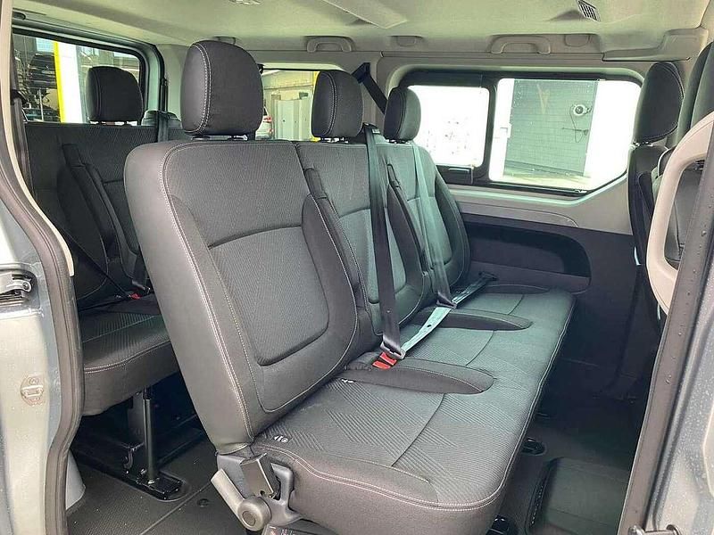 Gebraucht Renault Trafic Life 150 PS (110 kW) 2021 Highlandgrau metallic Van / Kleinbus