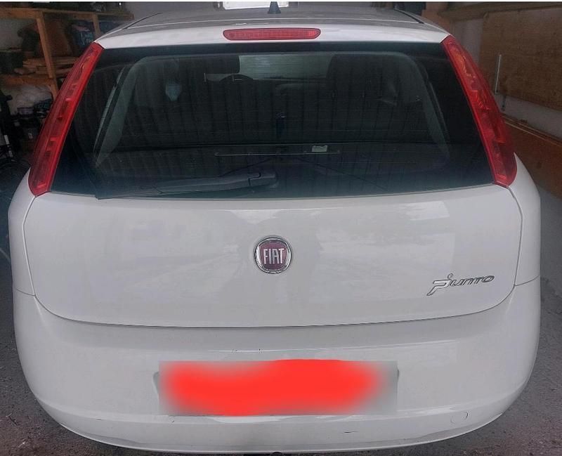 Gebraucht Fiat Punto 68 PS (50 kW) 2012 Weiß Kleinwagen