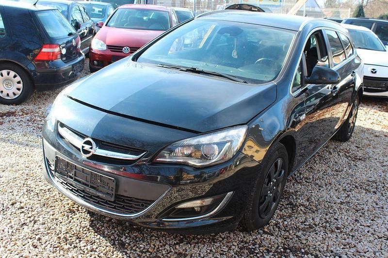 Gebraucht Opel Astra Innovation 165 PS (121 kW) 2013 Schwarz Kombi