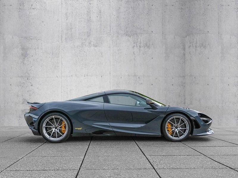 Neu McLaren 750S 751 PS (552 kW) 2025 Grau Coupé