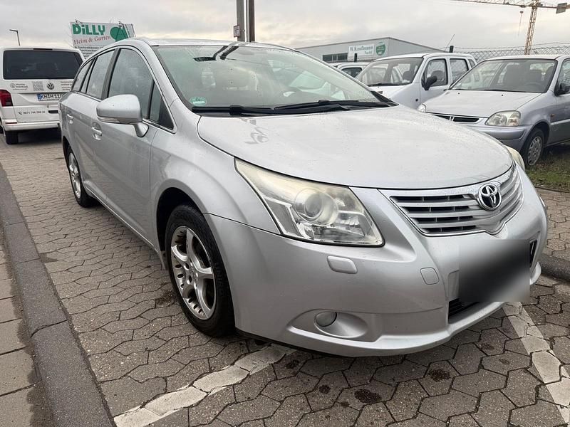 Gebraucht Toyota Avensis 147 PS (108 kW) 2009 Silber Kombi