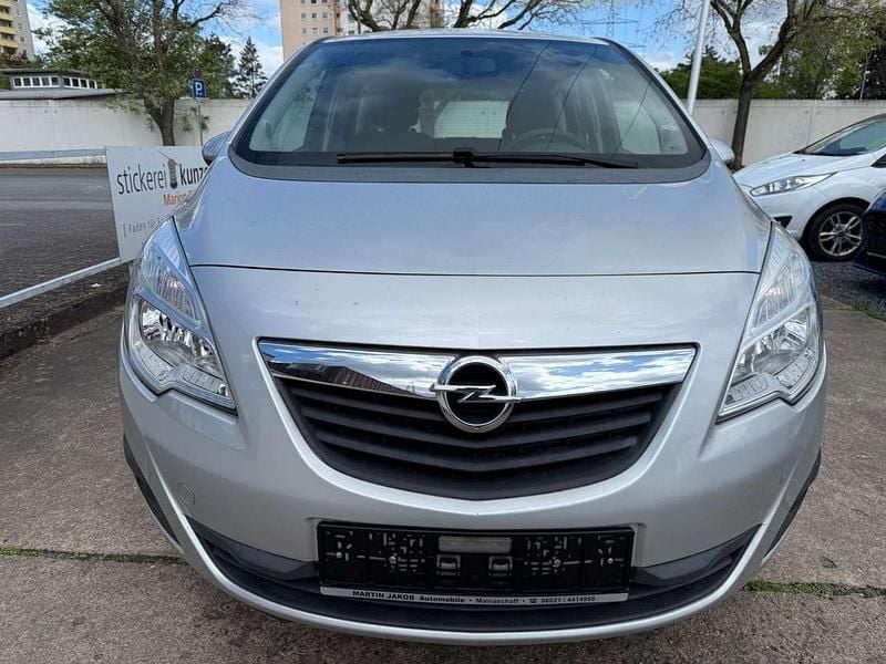 Gebraucht Opel Meriva Selection 101 PS (74 kW) 2012 Argonsilber/sovereign/switchbl Van / Kleinbus