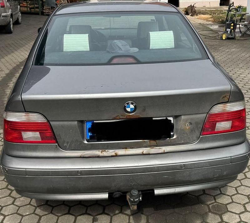 Gebraucht BMW 520 170 PS (125 kW) 2002 Silber Limousine