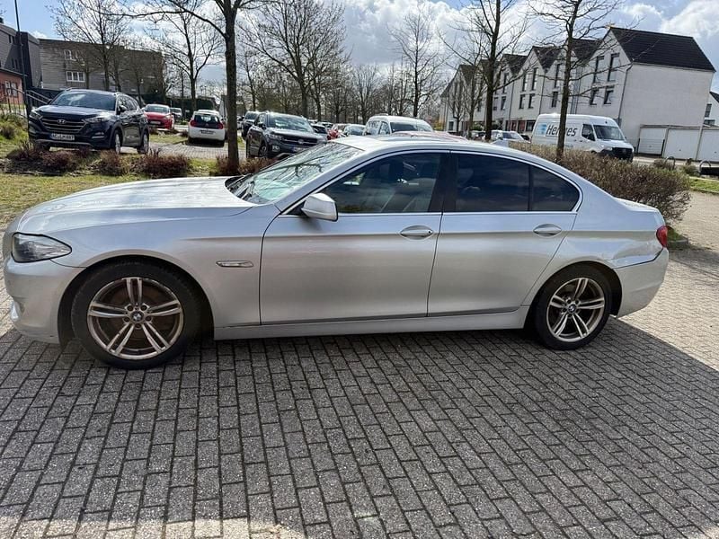 Gebraucht BMW 520 163 PS (119 kW) 2011 Silber Limousine