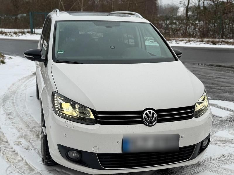 Gebraucht VW Touran 140 PS (102 kW) 2012 Weiß Van / Kleinbus