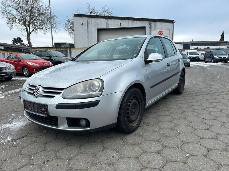 Silber Gebraucht 2004 VW Golf Comfortline Limousine | 1.900 € (Superpreis) - Bild 1/4
