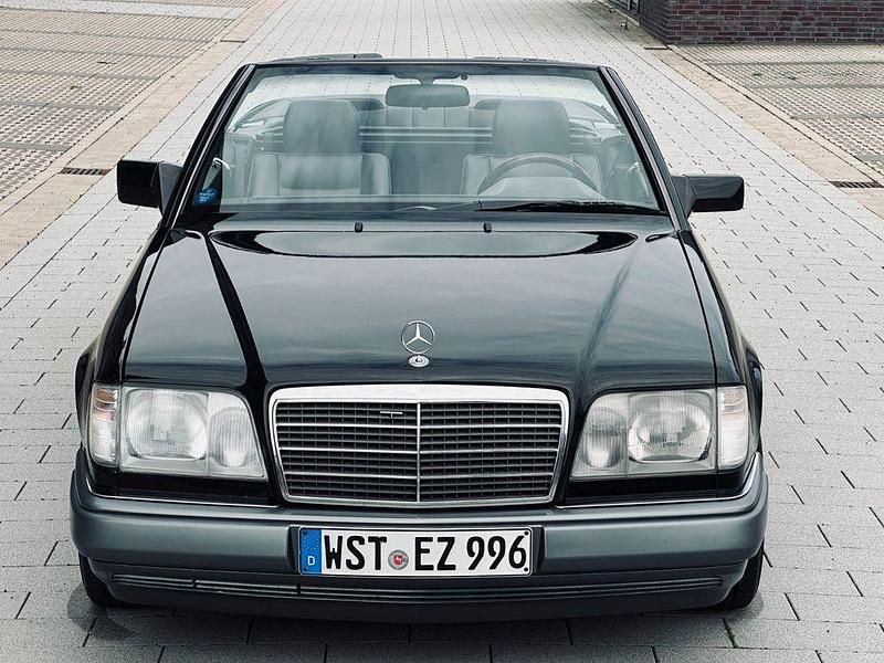 Gebraucht Mercedes E320 220 PS (161 kW) 1996 Schwarz Cabrio