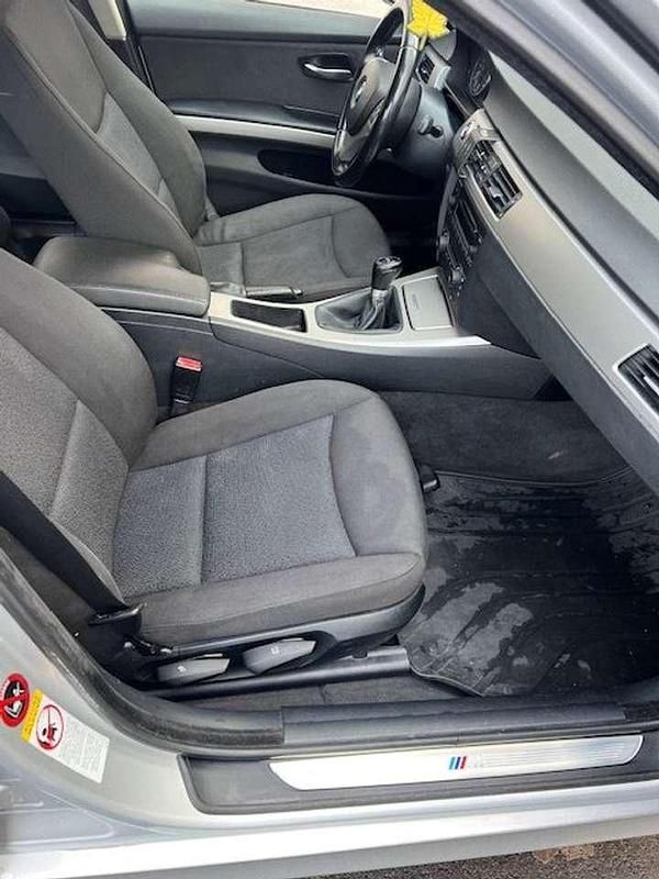 Gebraucht BMW 320 163 PS (119 kW) 2006 Silber Kombi