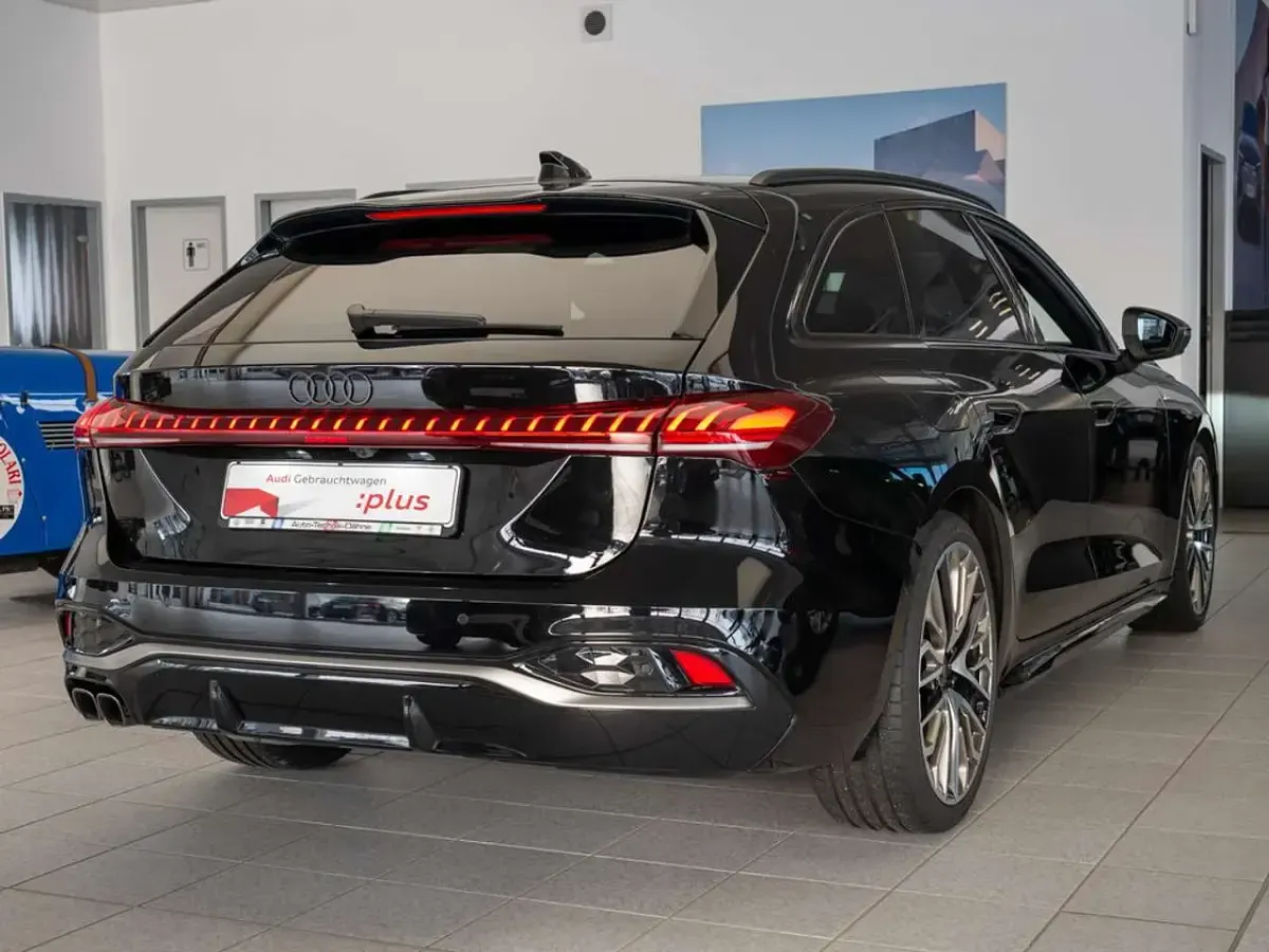 Gebraucht Audi A5 Edition .1 204 PS (150 kW) 2025 Schwarz Kombi