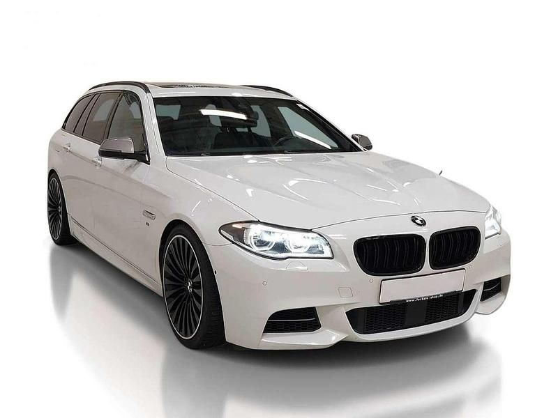 Gebraucht BMW 550 381 PS (280 kW) 2015 Alpinweiss iii Kombi