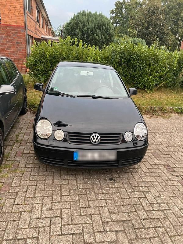 Schwarz Gebraucht 2004 VW Polo Limousine | 2.550 € (Teuer) - Bild 1/4