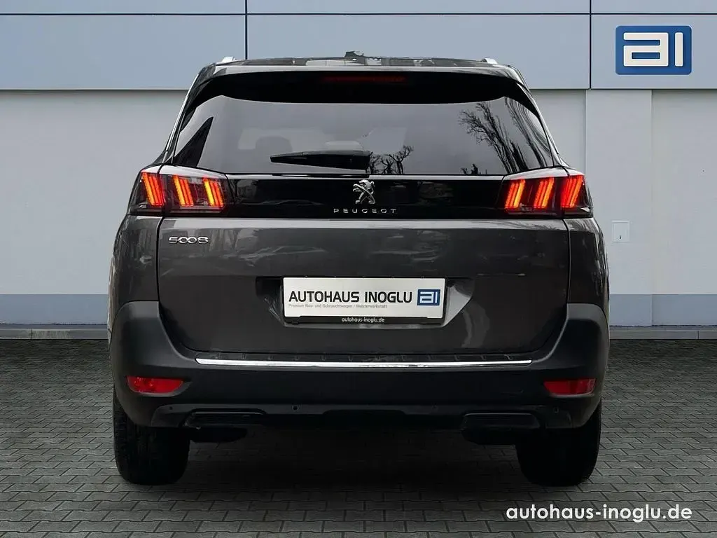 Gebraucht Peugeot 5008 Allure 131 PS (96 kW) 2024 Platiniumgrau SUV