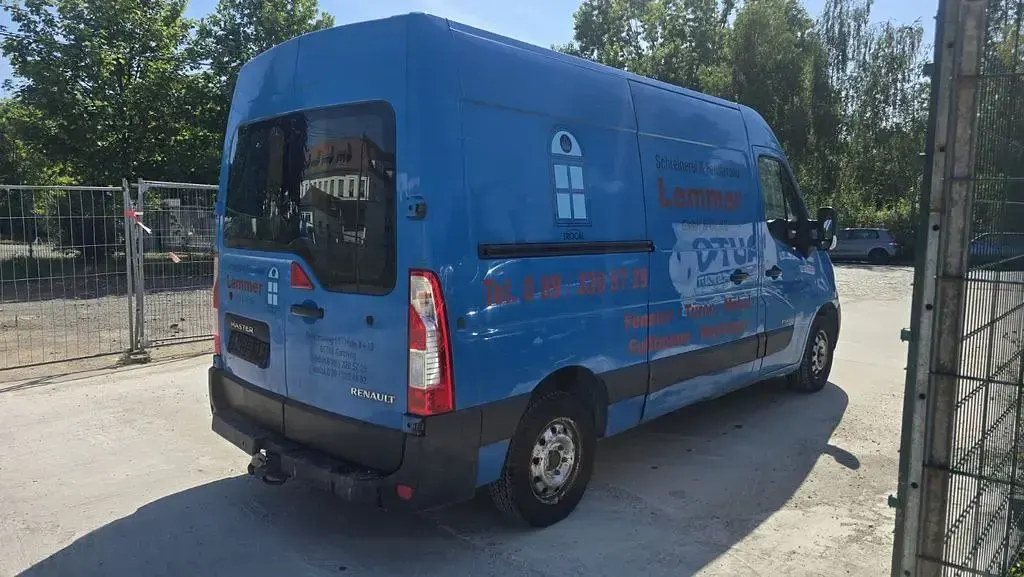 Gebraucht Renault Master 101 PS (74 kW) 2011 Blau Limousine