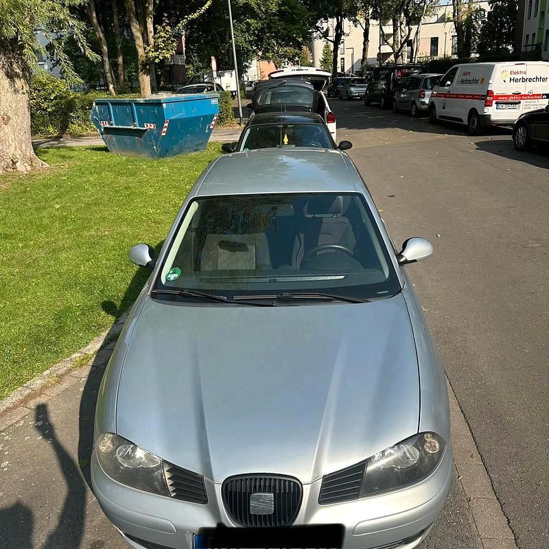 Silber Gebraucht 2006 Seat Ibiza Limousine | 1.001 € (Fairer Preis) - Bild 1/4