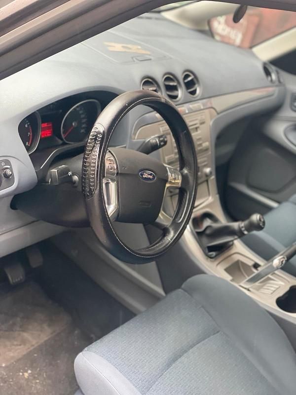 Gebraucht Ford S-MAX S 150 PS (110 kW) 2008 Silber Van / Kleinbus