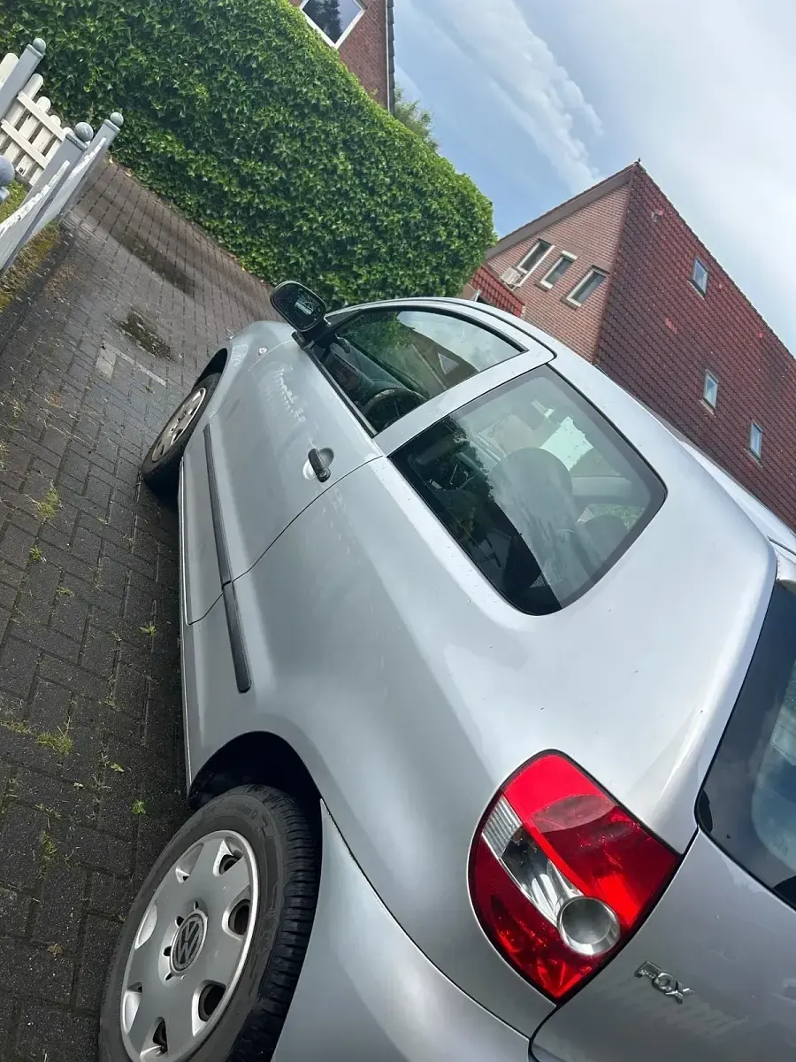 Gebraucht VW Fox 75 PS (55 kW) 2005 Silber Kleinwagen