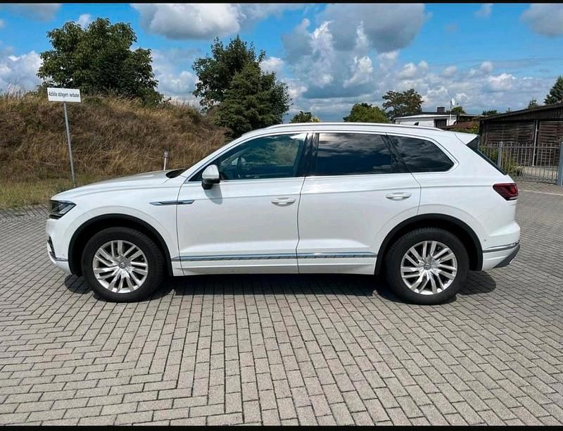 Weiß Gebraucht 2018 VW Touareg SUV | 27.200 € (Superpreis) - Bild 1/4
