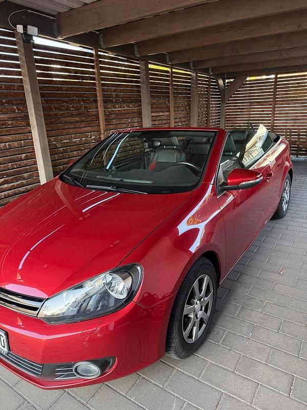 Second-hand VW Golf 105 CP (77 kW) 2011 Roșu Cabrio