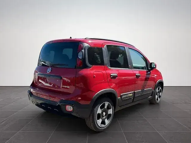 Neu Fiat Panda Cross Cross 69 PS (50 kW) 2026 Rot Kleinwagen