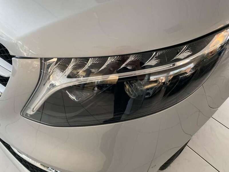 Gebraucht Mercedes V300 237 PS (174 kW) 2023 Brillantsilber Van / Kleinbus