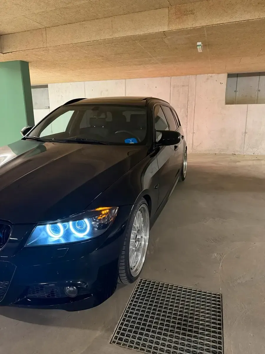 Gebraucht BMW 325 500 PS (367 kW) 2010 Schwarz Kombi