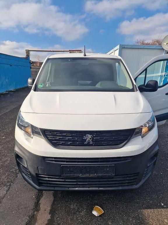 Gebraucht Peugeot Partner 99 PS (72 kW) 2018 Weiß Van / Kleinbus