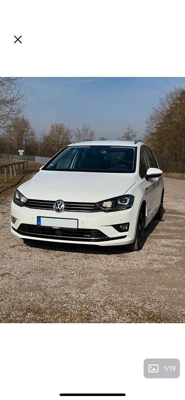 Weiß Gebraucht 2015 VW Golf Sportsvan LOUNGE Van / Kleinbus | 11.100 € (Fairer Preis) - Bild 1/4