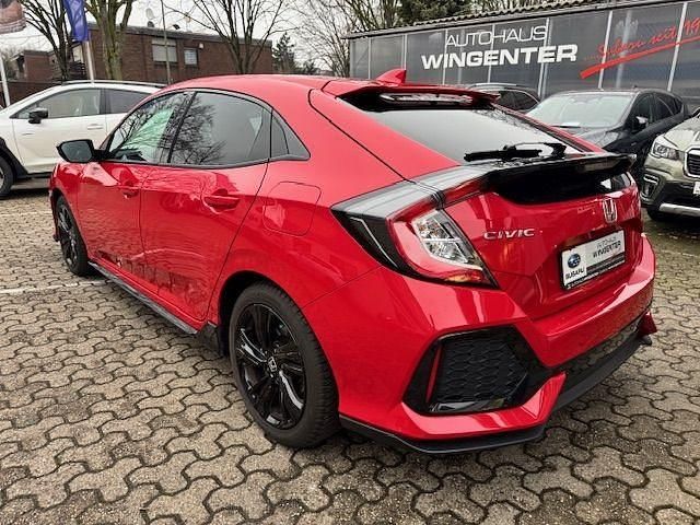 Gebraucht Honda Civic Dynamic 126 PS (92 kW) 2019 Rally red (metallic) Limousine